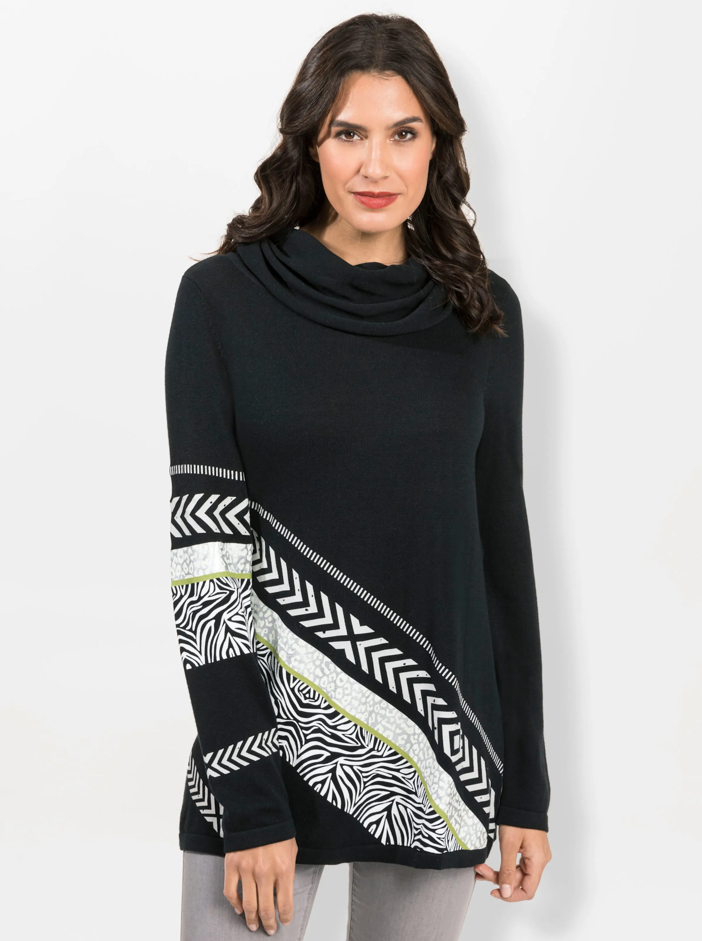 Rollkragenpullover in schwarz-weiß-gemustert