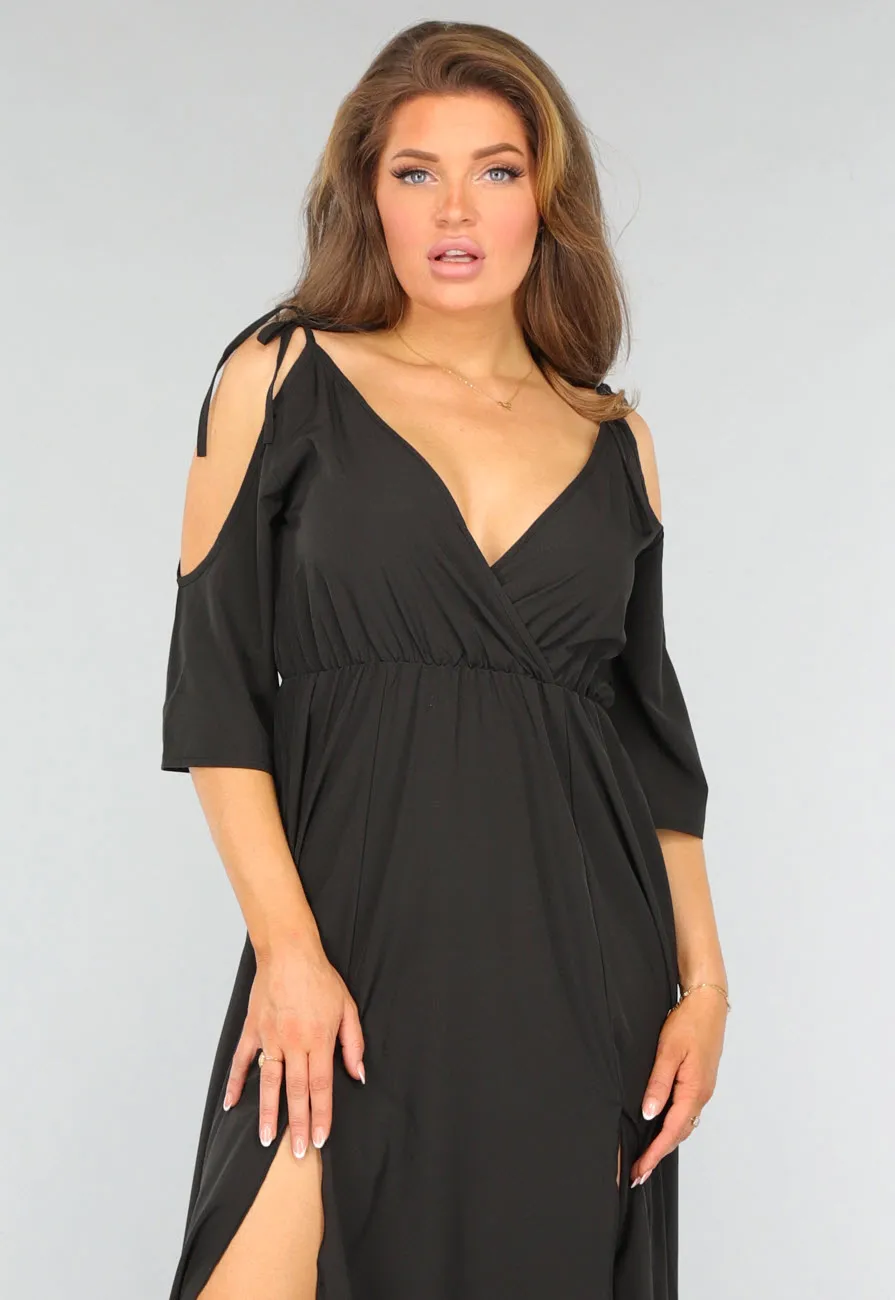 Schwarzes langes Kleid mit offenen Schultern