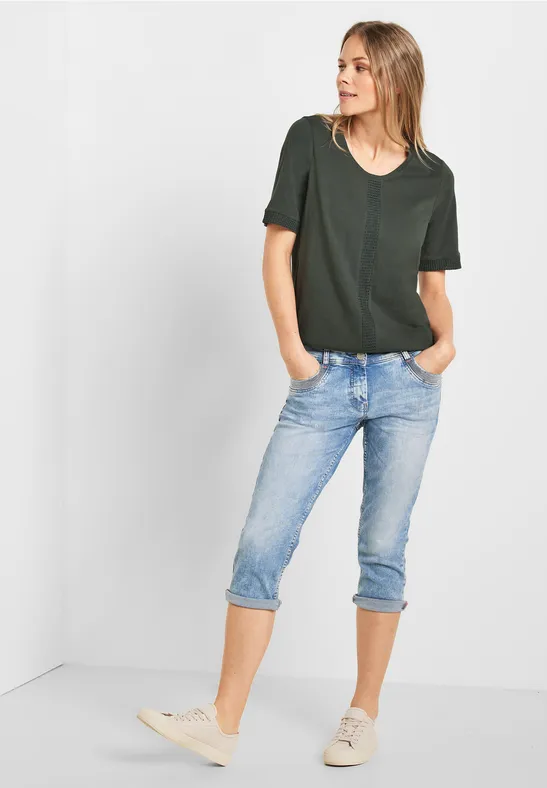 T-Shirt mit Spitzeneinsätzen